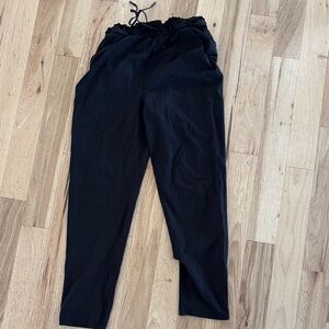 Lululemon on the fly taper trouser style pants